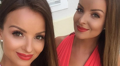 Vankúšová bitka TwiiNSiek v posteli: Jedine v úspornom úbore