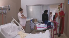 Niekde prišiel autobusom, inde navštívil aj novorodencov. Na cesty po Slovensku vyrazil Mikuláš