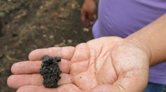 V Taliansku „pršali“ z neba čierne kamene