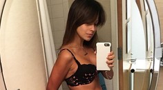 Baldwinova žena sa ukázala v bielizni týždeň po pôrode tretieho dieťaťa