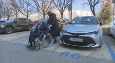 Získať vodičský preukaz môže byť pre nich problém. Na Slovensku je málo autoškôl pre zdravotne znevýhodnených