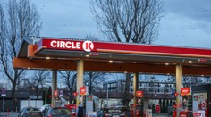 Výherný tiket zostal ležať na pulte, gigantický jackpot si teraz nárokuje predavač. Kuriózny spor rozhodne súd