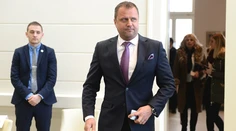 Andrej Hrnčiar, ktorý býva cez ulicu od Roberta Fica: Platím len minimálny nájom