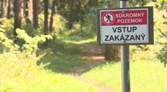 Ľuďom zakázali vstup do parku v Stupave. Muž tvrdí, že to je jeho súkromný pozemok