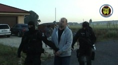 Vydierali podnikateľa. Syn mu mal vraj visieť za nohu z balkóna