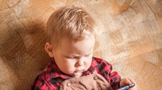 Tablety sú pre deti nebezpečnejšie, ako si myslíte. Toto všetko im hrozí