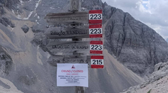 Muž ignoroval značenie v Alpách. Teraz musí zaplatiť 14-tisíc eur