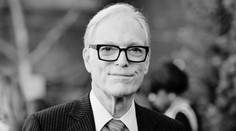 Zomrel legendárny Richard Chamberlain. Poznáte ho zo seriálu Vtáky v tŕní či z Troch mušketierov