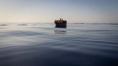 V Stredozemnom mori stroskotala loď s migrantmi. O život prišli desiatky ľudí