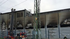 Firmu vo Fiľakove zachvátil obrovský požiar. Následky môžu byť katastrofálne