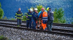 Zo svojho vlastného tela urobili bariéru. Cestujúca z havarovaného rýchlika poslala záchranárom silný odkaz