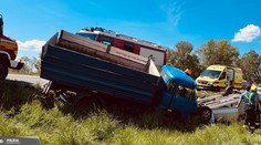 Zrazilo sa niekoľko áut. V Turčianskom Ďure sa stala vážna dopravná nehoda