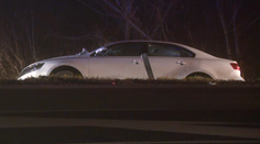 Chcel utiecť policajtom, skončil v priekope. Ohrozil pritom dieťa