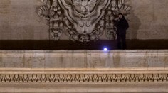 Veriaci si mysleli, že je to diabol: Muž v čiernom vo Vatikáne