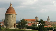 Primátorkou chce byť aj žena, ktorá má päť mien