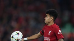 Zaplatili za neho desiatky miliónov, hrať však nebude pol roka. Liverpool čelí ďalšej nepríjemnosti