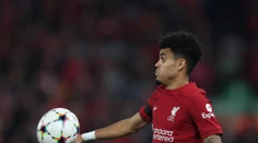 Zaplatili za neho desiatky miliónov, hrať však nebude pol roka. Liverpool čelí ďalšej nepríjemnosti
