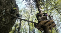 Jedna zostala visieť v stene, druhá na strome. Turistky uviazli na ferrate v Kremnických vrchoch