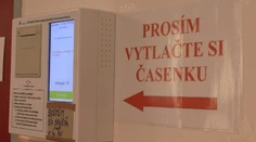 TÉMA: Kedysi sme stáli v radoch na banány, dnes čakáme v zástupoch na lekára