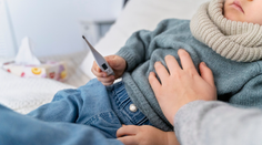 Pena z úst a stuhnuté telo dieťaťa: Desivý moment, ktorý zažívajú mnohí rodičia