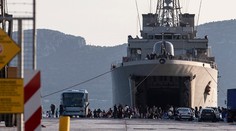 Taliansko nechce povoliť vylodenie stovkám zachránených migrantov
