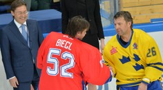 Na vystavovanie svojich úspechov si nepotrpí. Bývalý hviezdny hokejista predáva olympijskú medailu