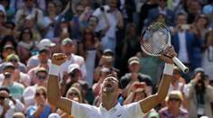 Prvým semifinalistom mužskej dvojhry vo Wimbledone sa stal Novak Djokovič