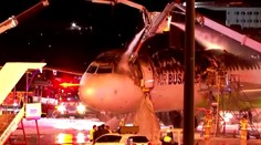 FOTO+VIDEO: Lietadlo pred odletom začalo horieť. Pasažierov museli urýchlene evakuovať