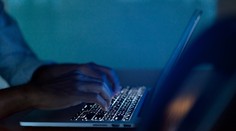 Tlak na Facebook narastá. Možností, ako riešiť dezinformácie je niekoľko