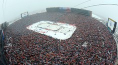 V rámci stého výročia NHL si Detroit a Toronto zahrajú zápas na otvorenom ľade