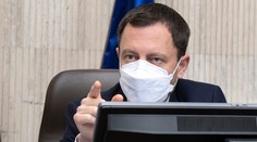 Premiér upozorňuje na riziká zmeny ústavy v súvislosti s referendom