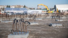 Stihnú to Taliani? Výstavba olympijskej arény mešká. NHL varuje, že hráčov na hry pustiť nemusí