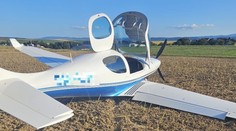 Traja mŕtvi po zrážke dvoch lietadiel v Austrálii