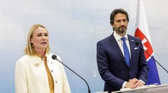 Československo je späť, platí to minimálne pre vojenské biznisy. Kaliňák však schytáva kritiku za jednu vec
