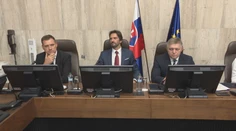 Prvé kontroverzné nominácie vlády. Ministri si do čela rezortov stiahli aj ľudí s pochybnou minulosťou