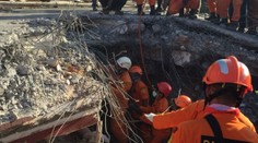 Malý zázrak: Zo zrútenej mešity po silnom zemetrasení vytiahli živého muža