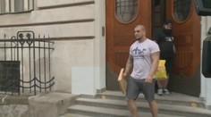 Sudca neposlal trojicu obvinených z extrémistickej trestnej činnosti do väzby
