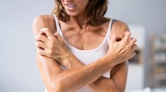 Svrbiaca pokožka môže upozorňovať na vážne ochorenie. Kedy treba spozornieť?