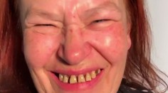 Zanedbanú ženu zmenila vizážistka na krásavicu. Z výsledku padnete na zadok