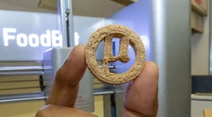 Budeme vo vesmíre jesť plasty? Nový objav mení odpad na výživnú bombu