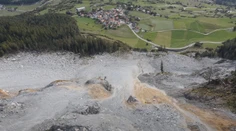 VIDEO: Švajčiarsku obec ohrozuje obrovská skalná masa, úrady nariadili evakuáciu