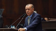 Známy turecký novinár dostal za údajnú urážku prezidenta podmienečný trest