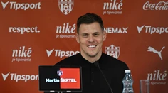 VIDEO: S telefónom sa budí aj zaspáva. Martin Škrtel o práci športového riaditeľa v Spartaku Trnava