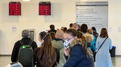 Vybaviť si doklady v Bratislave môže trvať dlhšie. Polícia radí, ktorý deň chodí najmenej ľudí