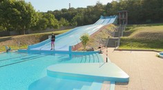 Sprchujete sa pred vstupom do bazéna? Po tejto reportáži možno budete