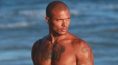 Najsexy väzeň manželku nešetrí: Ďalšie dieťa mu porodí krásna miliardárka