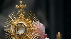 Pápež František je už rok hlavou cirkvi. Tu sú jeho najľudskejšie momenty