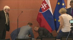 Kolaps v priamom prenose. Šéfka policajného zboru Maškarová odpadla na tlačovke