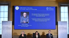Nobelovu cenu za fyziku získal Francis Halzen za výskum neutrín
