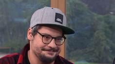 Bábky vymenil za mikrofón. Stand-up komik Jakub Lužina nám porozprával o svojej práci